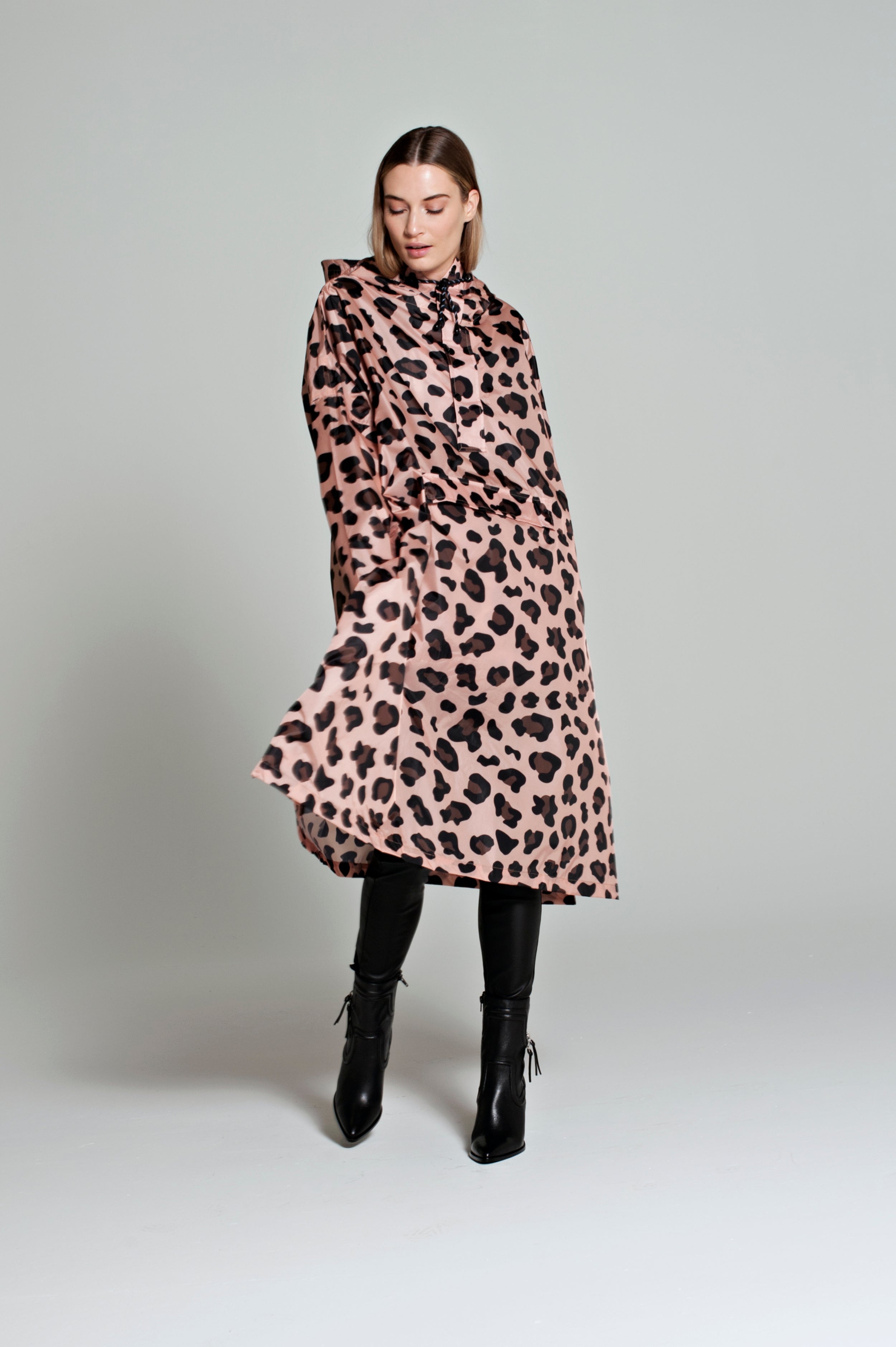 ShowerShield™ Rosa Panther Poncho